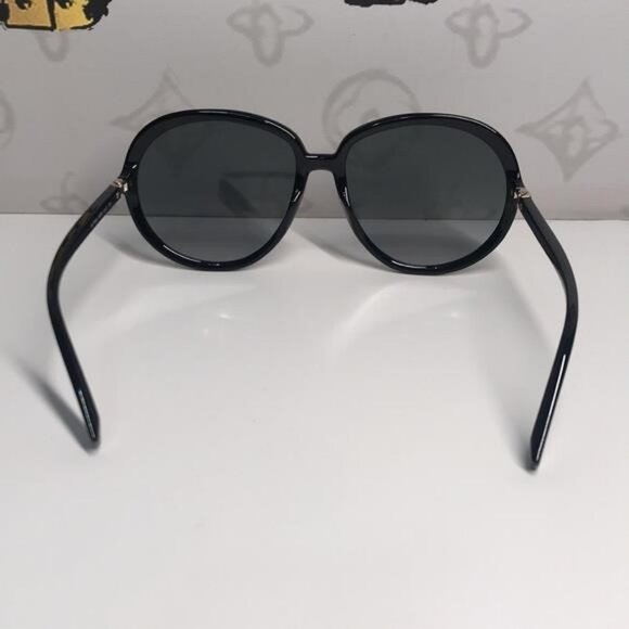 New Authentic Givenchy GV7180/S Sunglasses – Black Frame / Grey - Picture 10 of 12